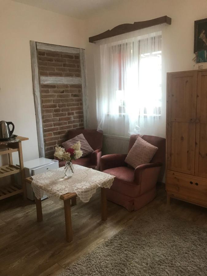 Penzion Hradecky Dvur 플젠 외부 사진